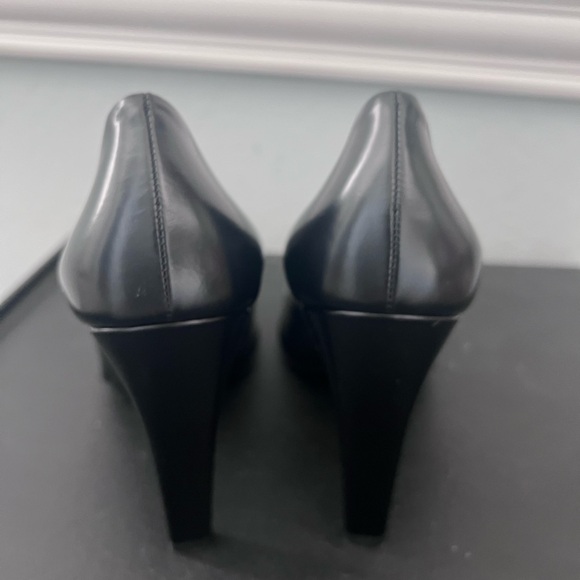 Prada
Prada 100Mm Leather Pointed Pumps size 42 - Picture 7 of 10